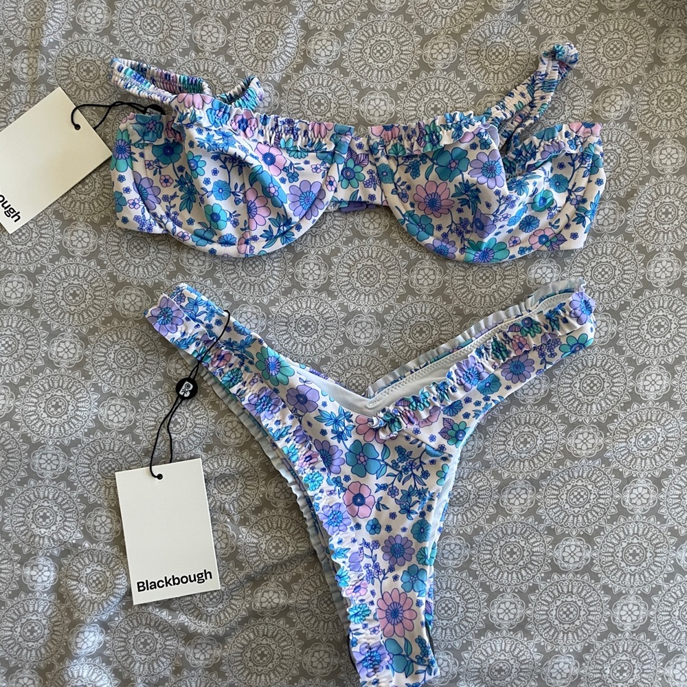 Blackbough bikini (TOP AND BOTTOM)